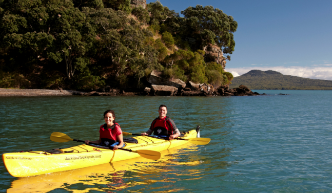 Kayaking Browns Island Auckland